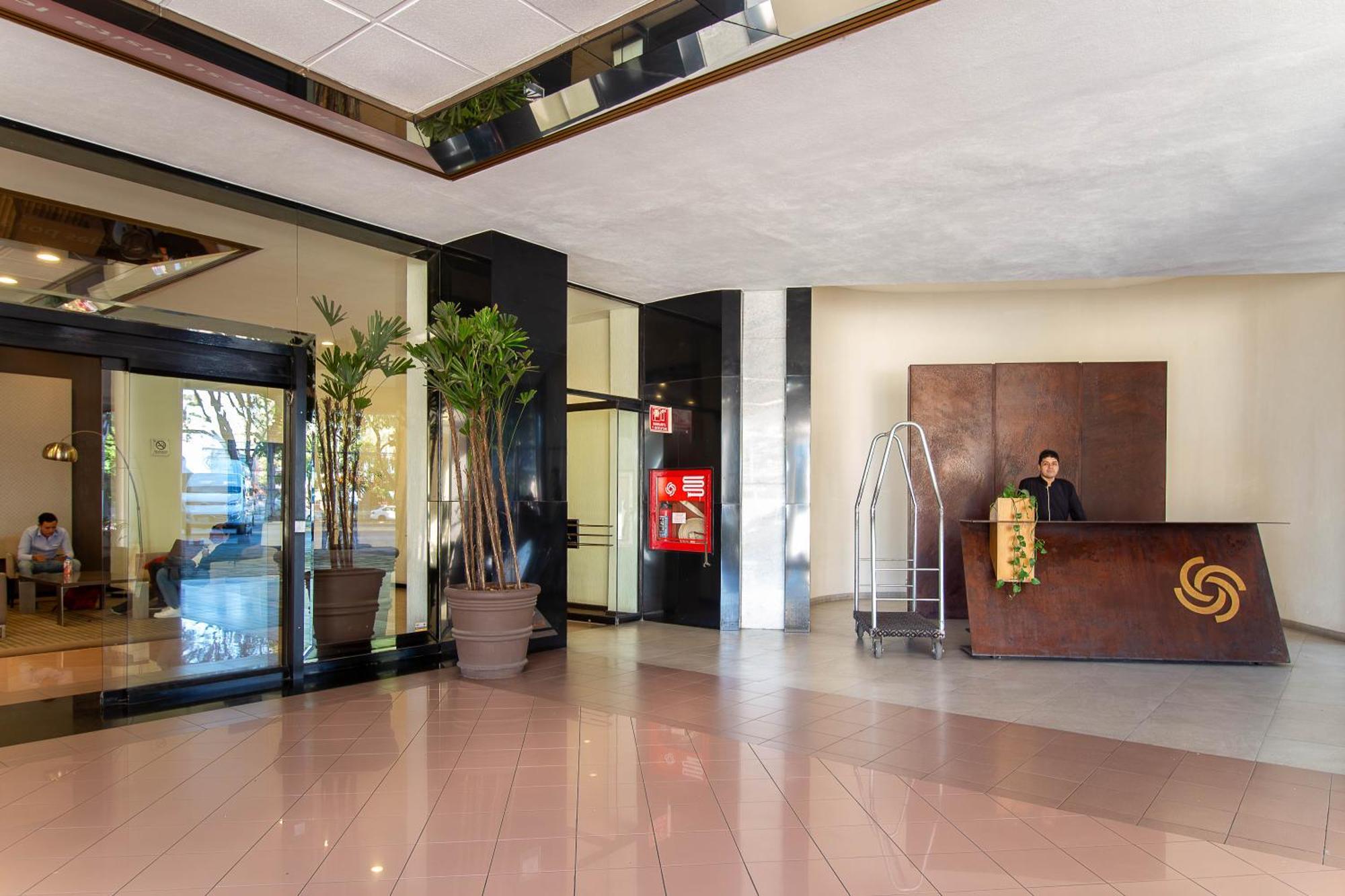 Hotel Guadalajara Plaza Expo מראה חיצוני תמונה