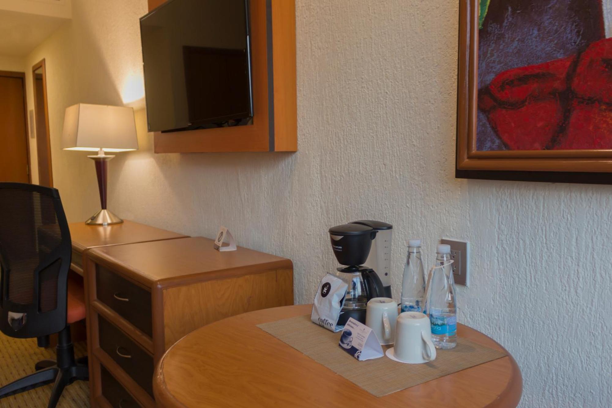 Hotel Guadalajara Plaza Expo מראה חיצוני תמונה